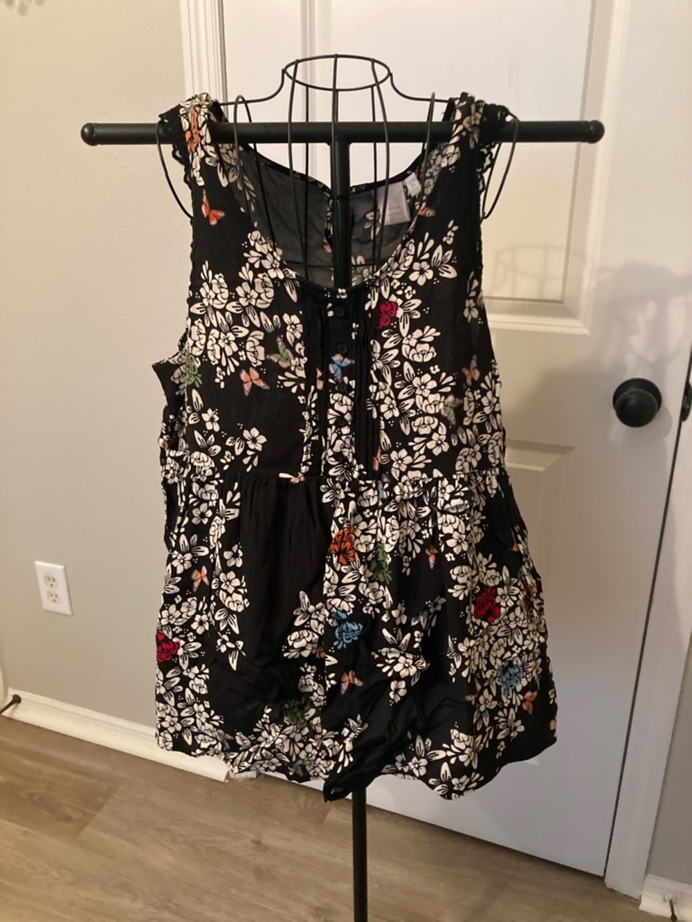 LC Lauren Conrad Black Sleeveless Floral Peplum Tunic with Multicolor Accents